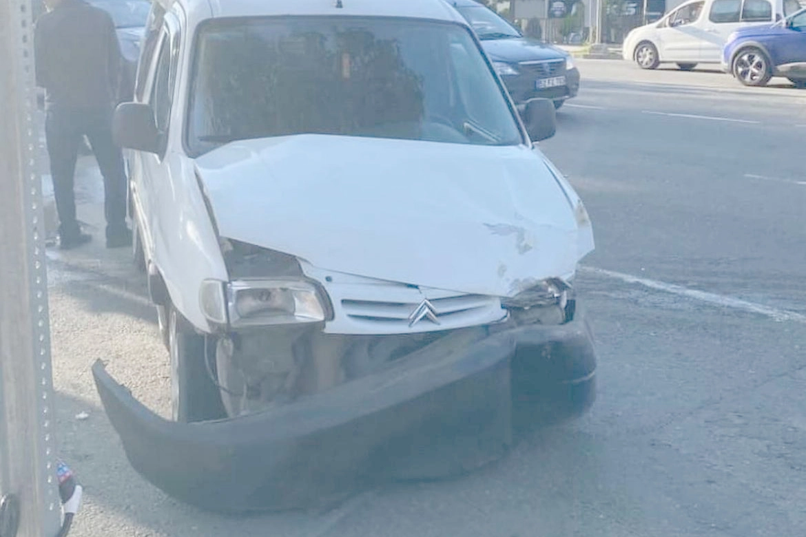 Trafik Felç: Alt Geçitte Kaza!