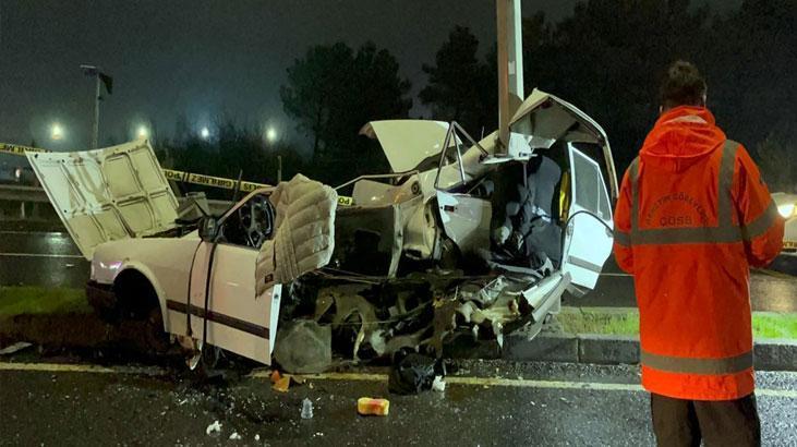 Tekirdağ'da korkunç kaza! Araç, lamba direğine çarptı ve parçalandı.