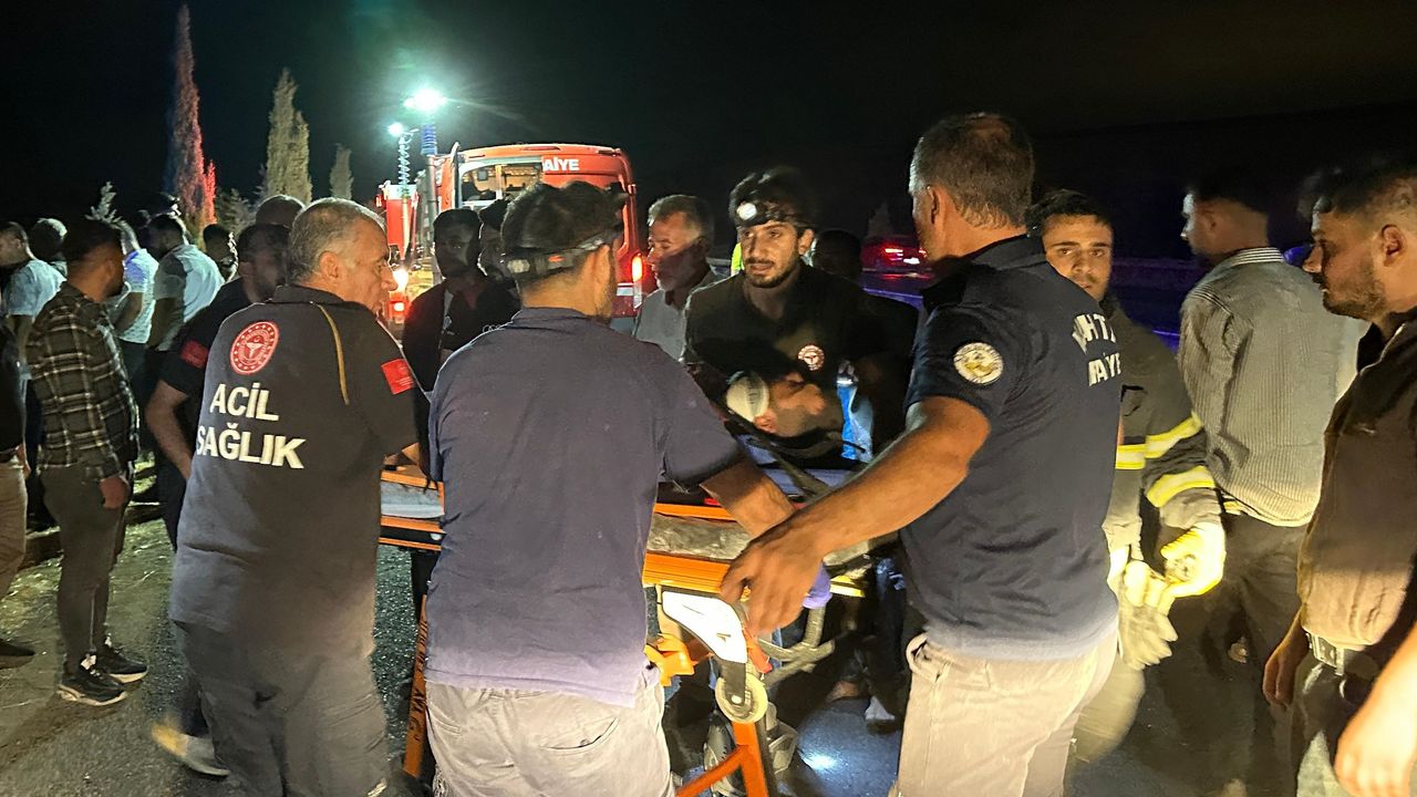 Adıyaman'daki kaza sonucu 2 kişi ağır yaralı.