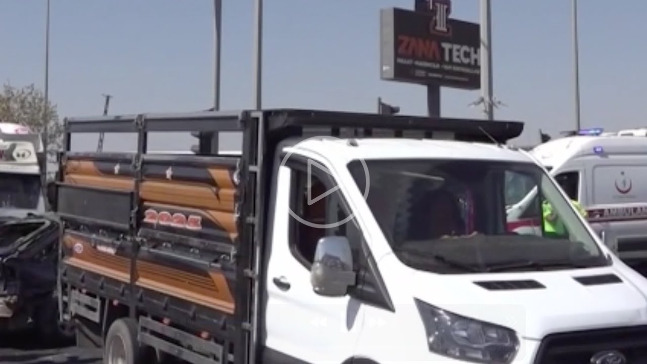 Diyarbakır'da sıralı trafik kazası: 12 kişi yaralandı