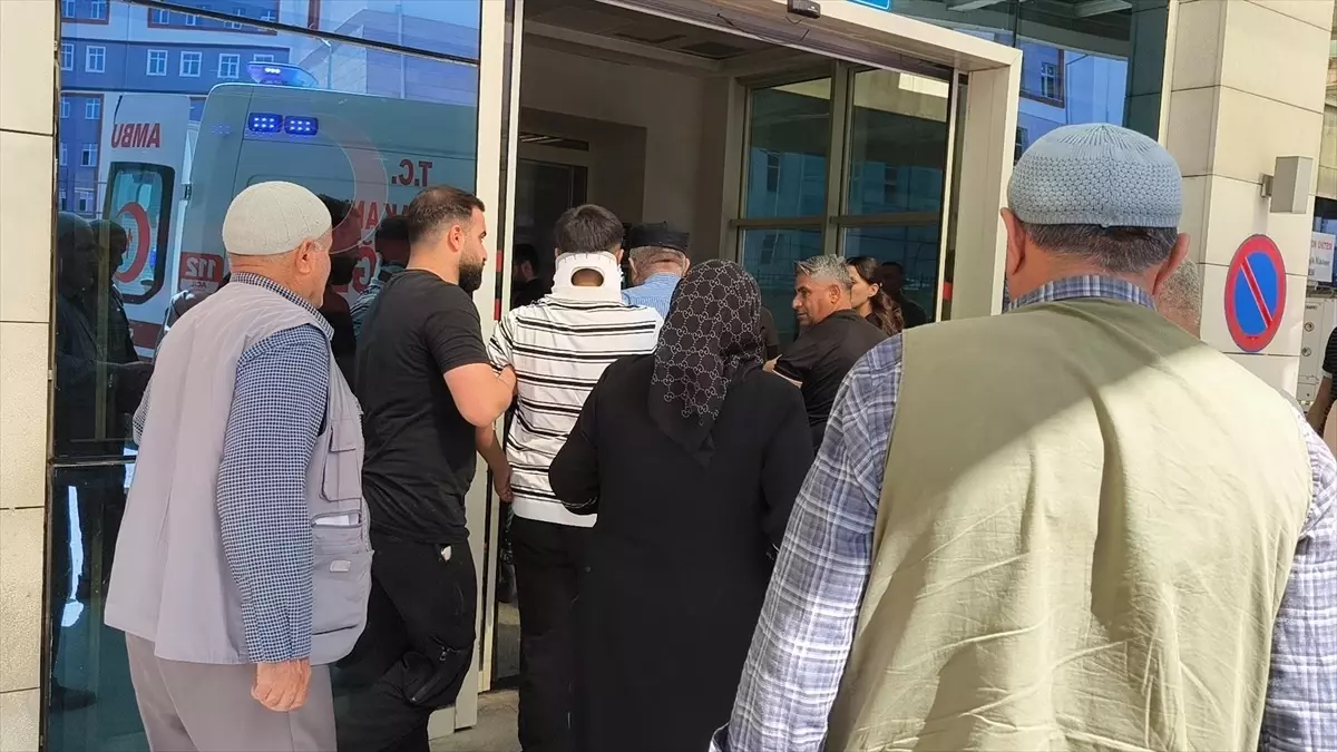 Pervari'de Ardışık Trafik Kazası