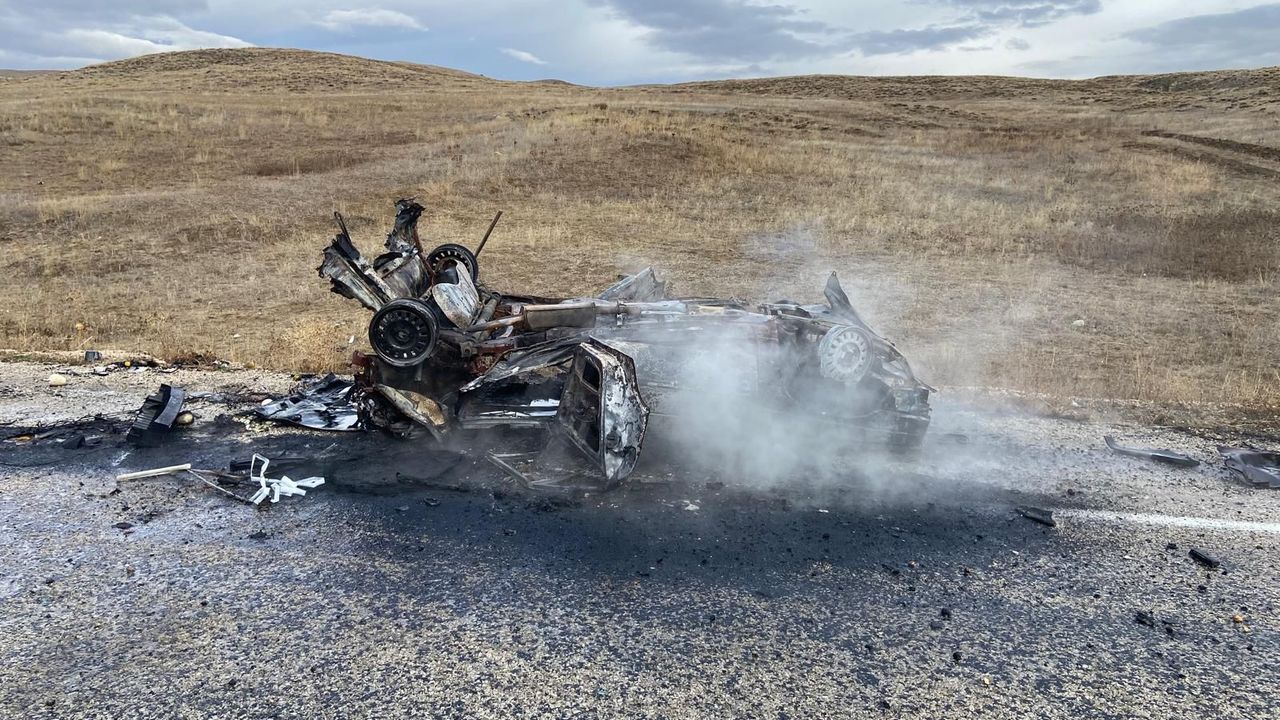 Bayburt'ta meydana gelen trafik kazasında bir kişi hayatını kaybetti, beş kişi yaralandı.