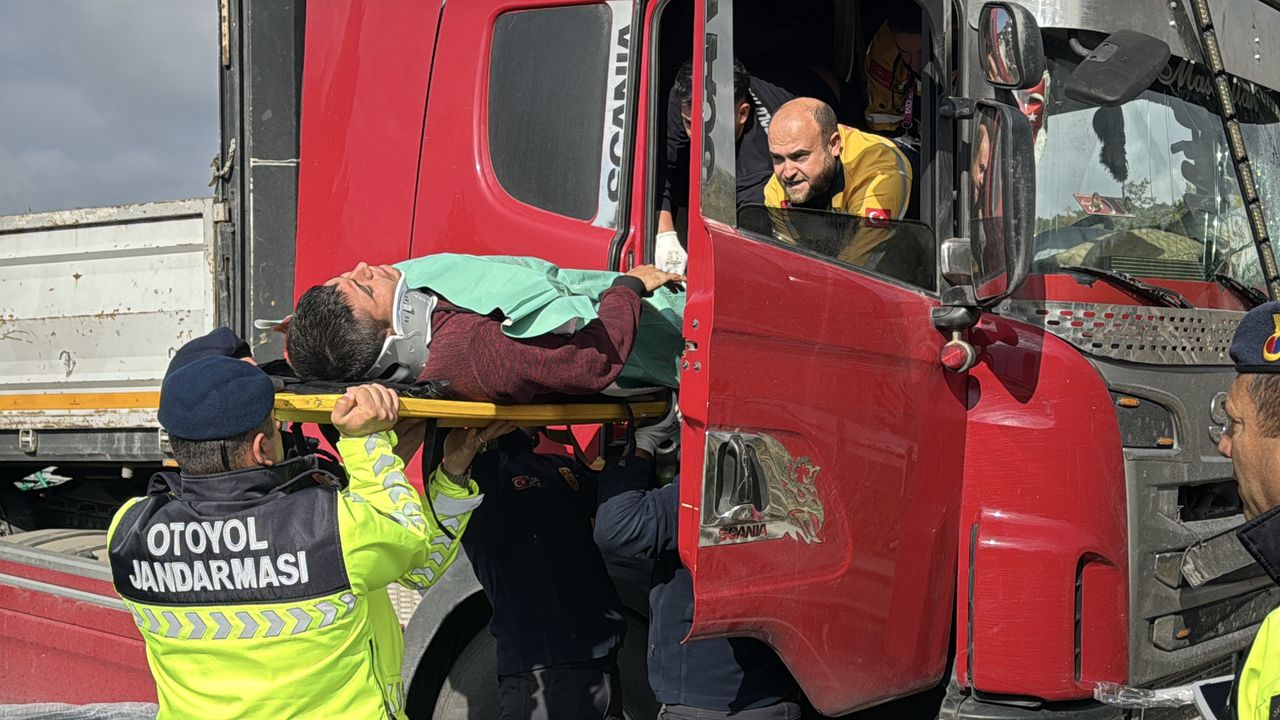 Bolu'da Anadolu Otoyolu'nda meydana gelen trafik kazasında 1 kişi yaralandı.