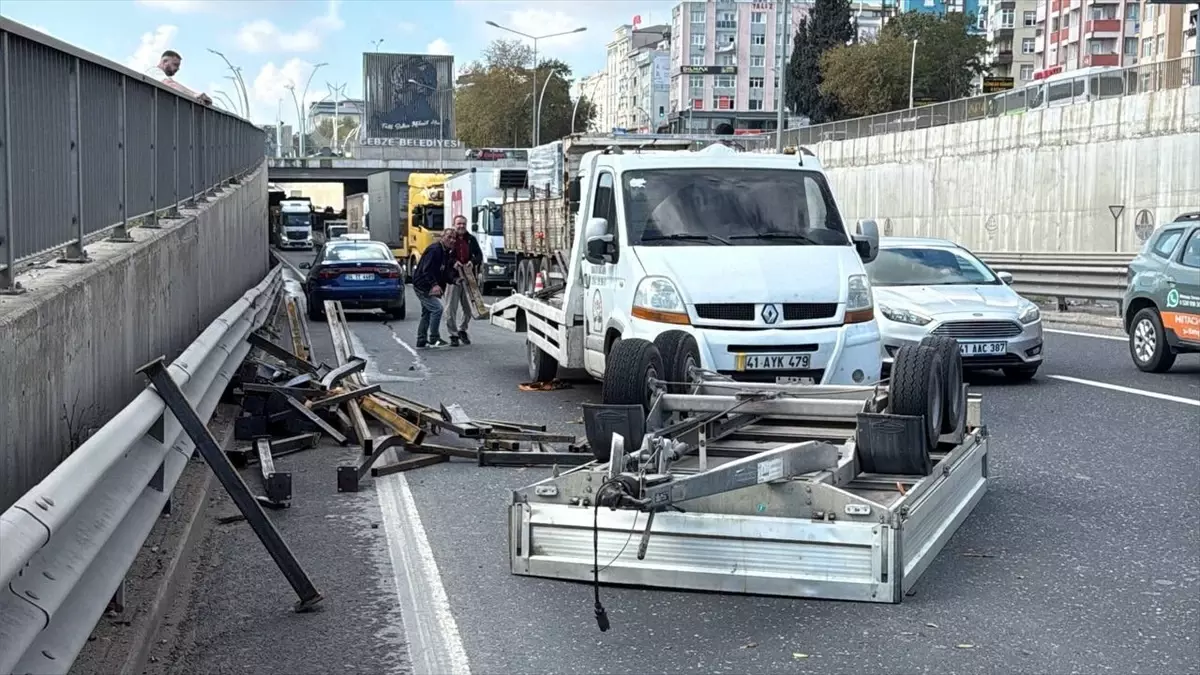 Gebze'de D-100 Karayolunda Trafik Kazası: Ulaşım Aksadı