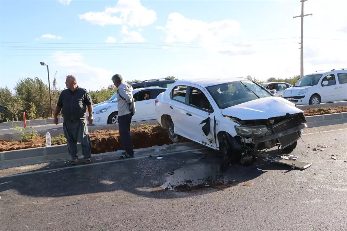 Kilis'te Kaza: 2 Kişi Ciddi Şekilde Zarar Gördü