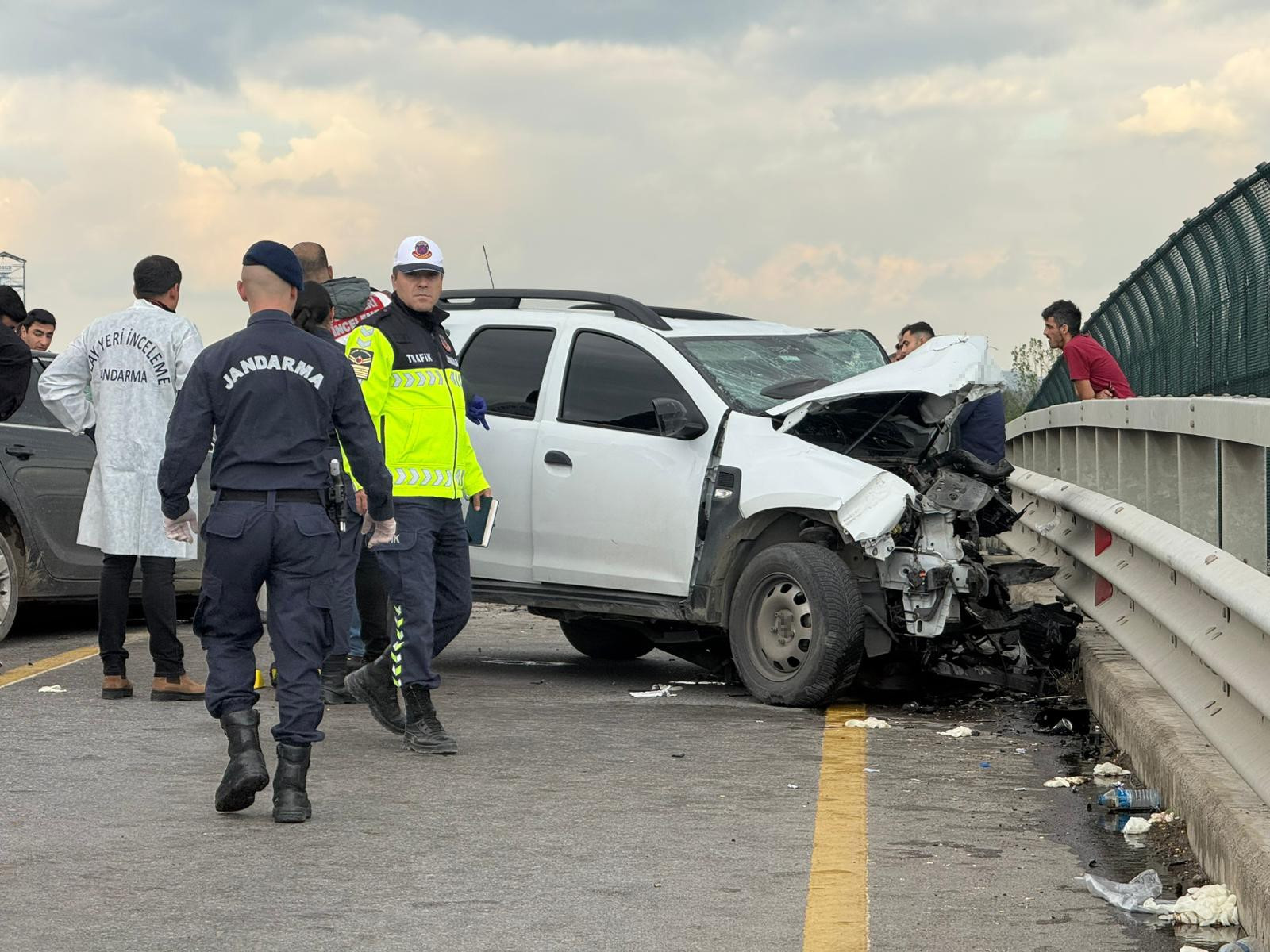 Sakarya köprüsünde kaza: İki jandarma şehit düştü.