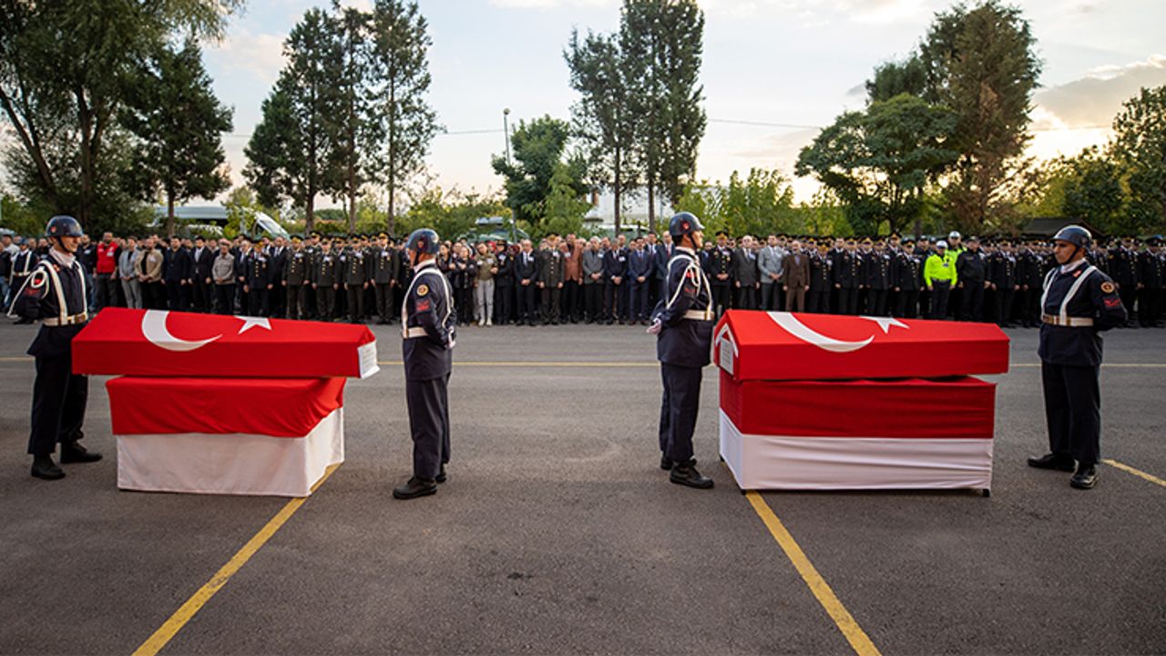 2 jandarma personelinin ölümü nedeniyle bir tören düzenlendi.