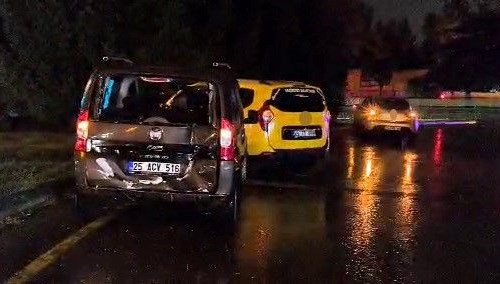 Yağmur nedeniyle meydana gelen ardışık trafik kazaları