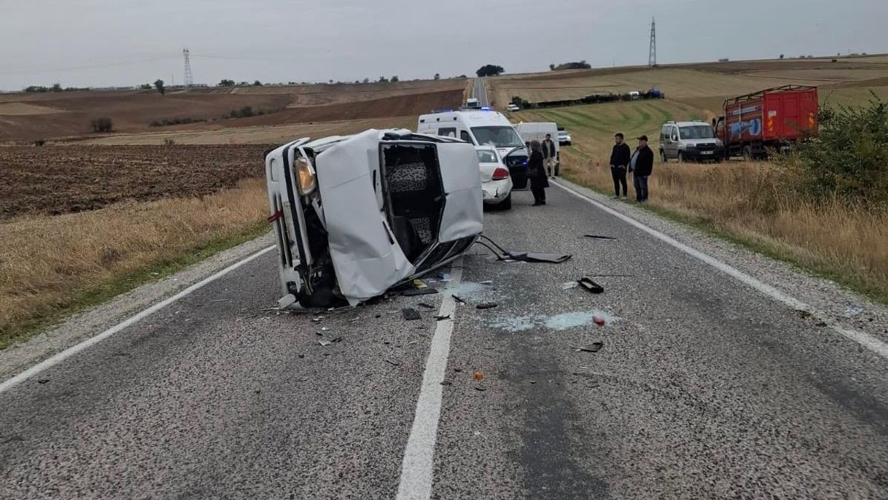 Edirne’de trafik kazasında 3 kişi yaralandı.