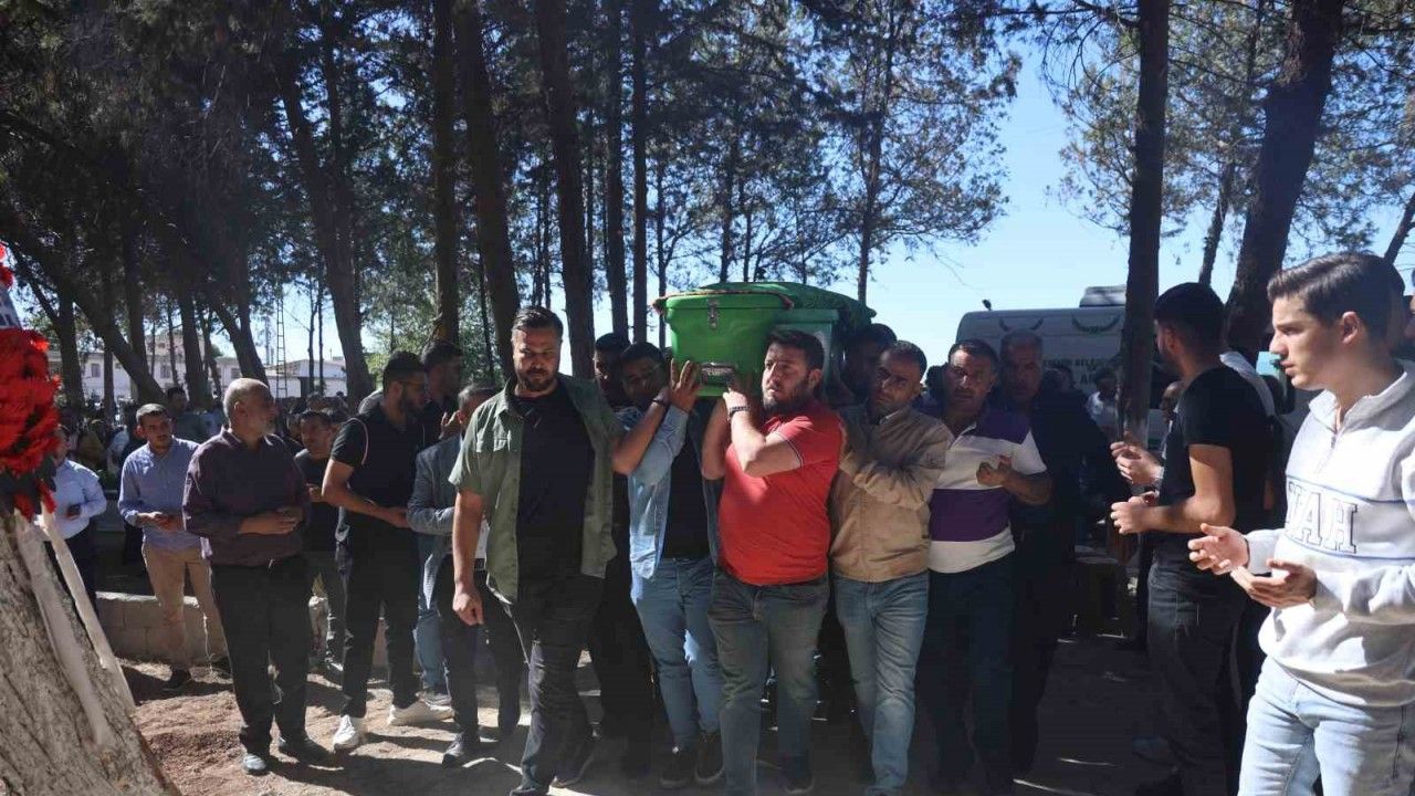 Genç, sevdiklerinin doğum günü kutlamasına katılamadan trafik kazasında hayatını kaybetti.
