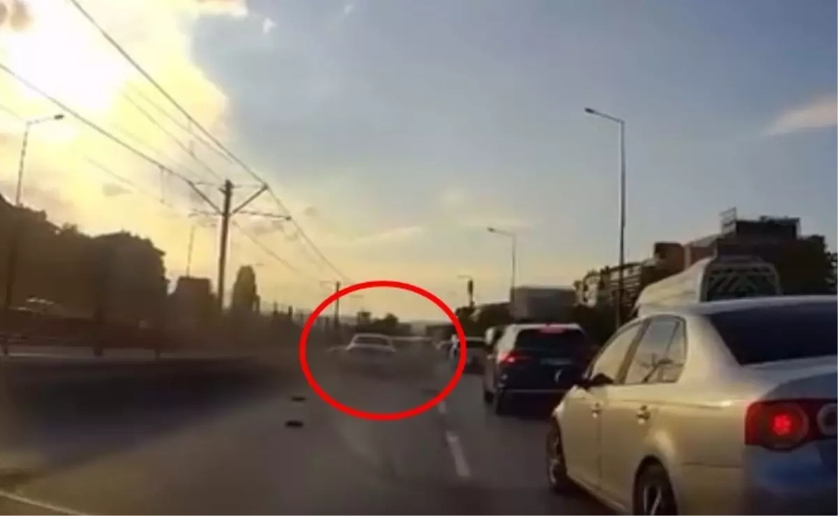 Bursa'da Trafik Kazasında 2 Kişi Yaralandı