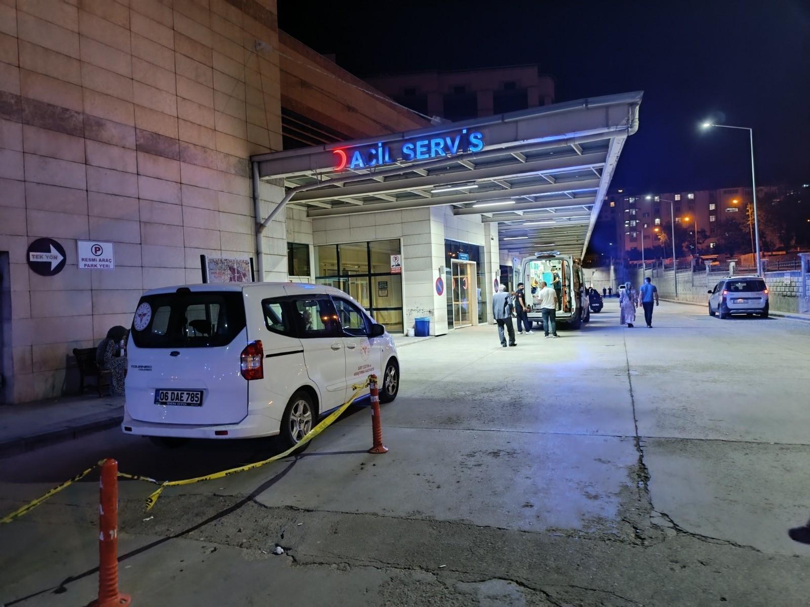 Siirt'te freni patlayan kamyon kaza yaptı; 5 kişi yaralandı.