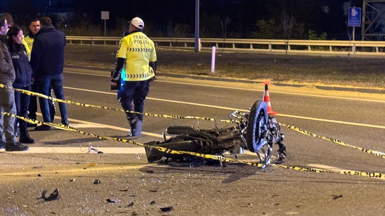 Bilecik'te motosiklet ve midibüsün karıştığı trafik kazasında 1 kişi hayatını kaybetti.