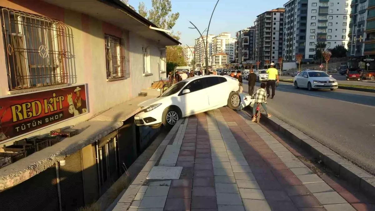 Malatya'da meydana gelen trafik kazasında 3 kişi yaralandı.