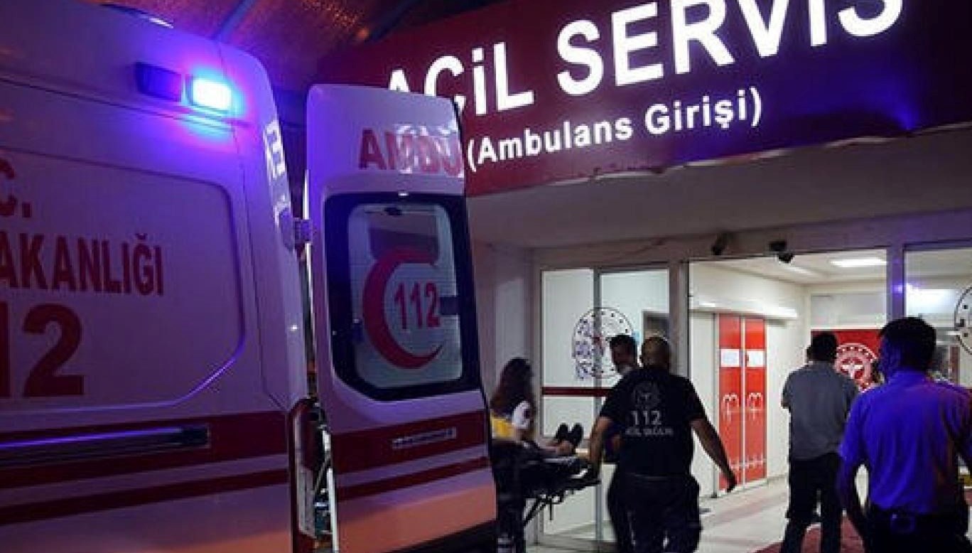 Sapanca'da kaza meydana geldi: İki kişi yaralandı.
