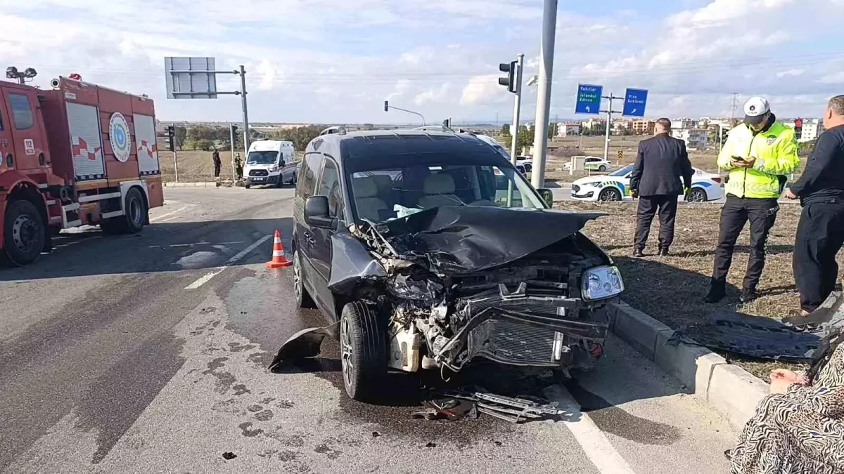 Tekirdağ'da Kaza: 3 Kişi Yaralı