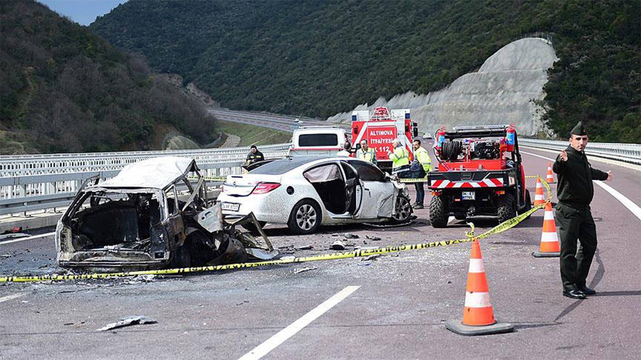 Yerlikaya'nın ifadesine göre, 2,836 kaza, ters yönde araç kullanan sürücüler yüzünden meydana geldi.