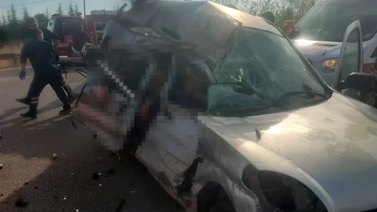 Amasya'da Korkunç Kaza: 4 Kişi Hayatını Kaybetti, 2 Kişi Yaralandı.