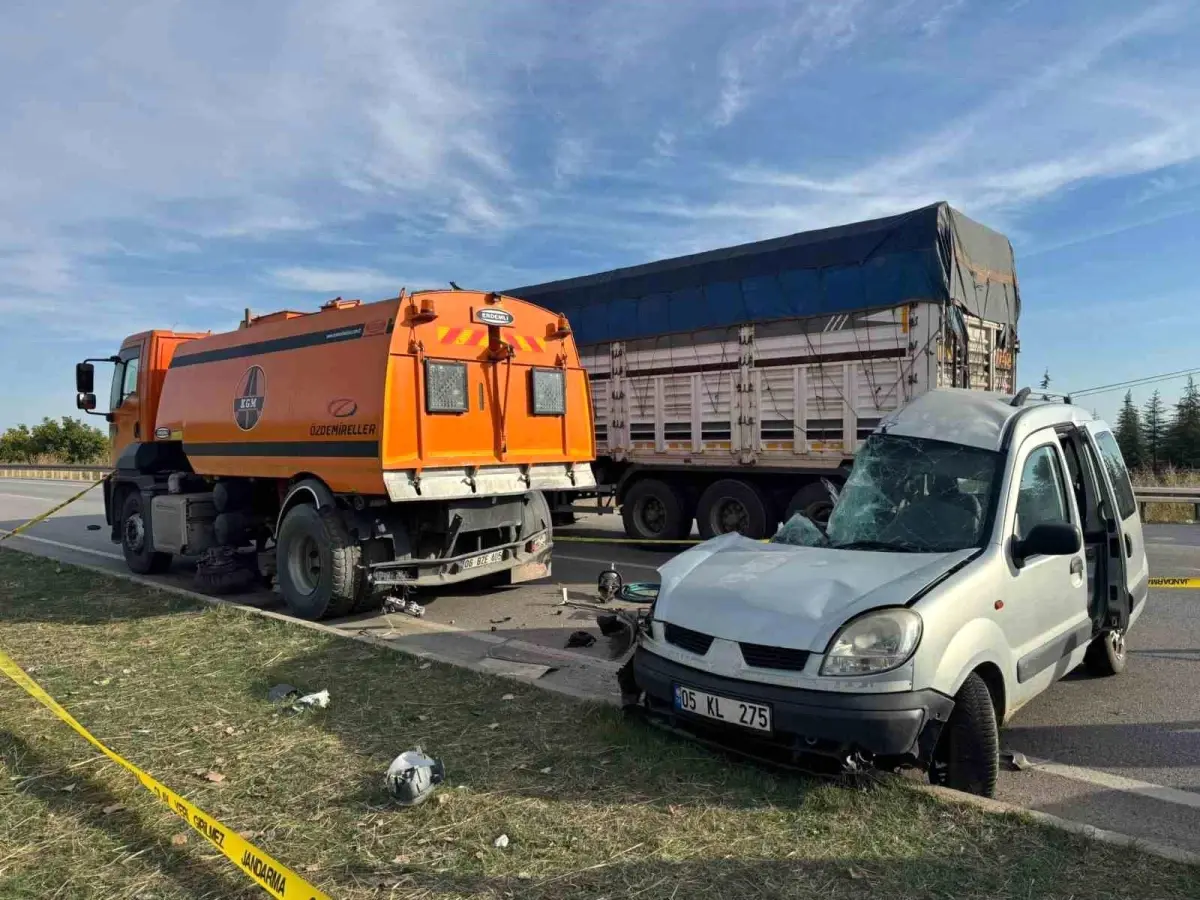 Amasya'da trafik kazasında 4 kişi öldü.