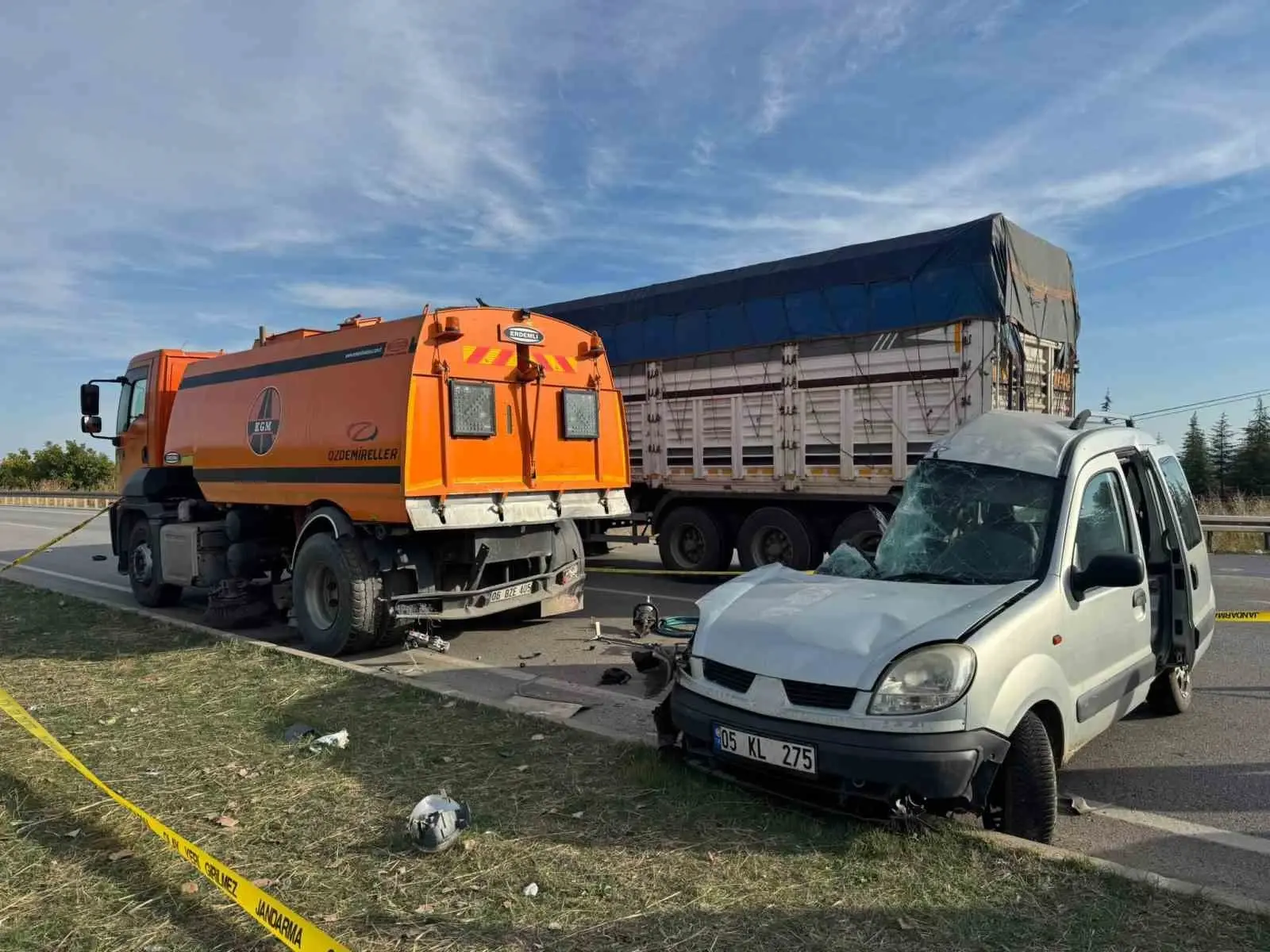 Amasya’da trajik kaza: 4 kişi hayatını kaybetti, 1 kişi yaralandı.
