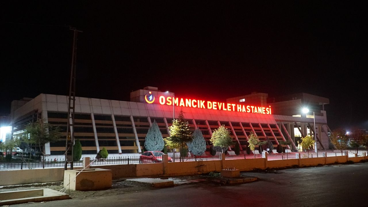 Çorum'da motosiklet köprüden düşerek 1 kişinin ölümüne ve 1 kişinin yaralanmasına neden oldu.