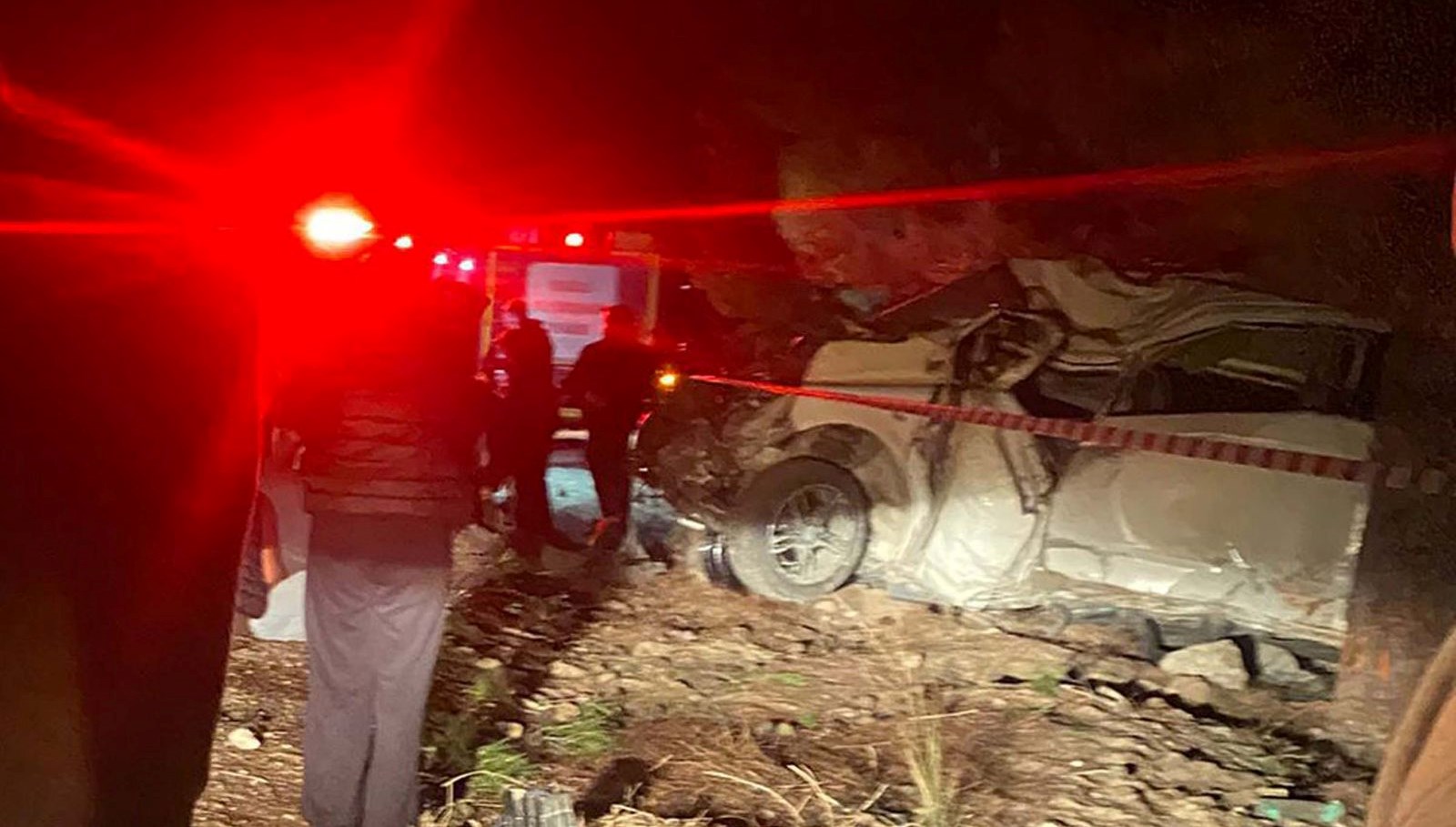Denizli'de minibüs kaza sonucunda 2 kişi hayatını kaybetti.