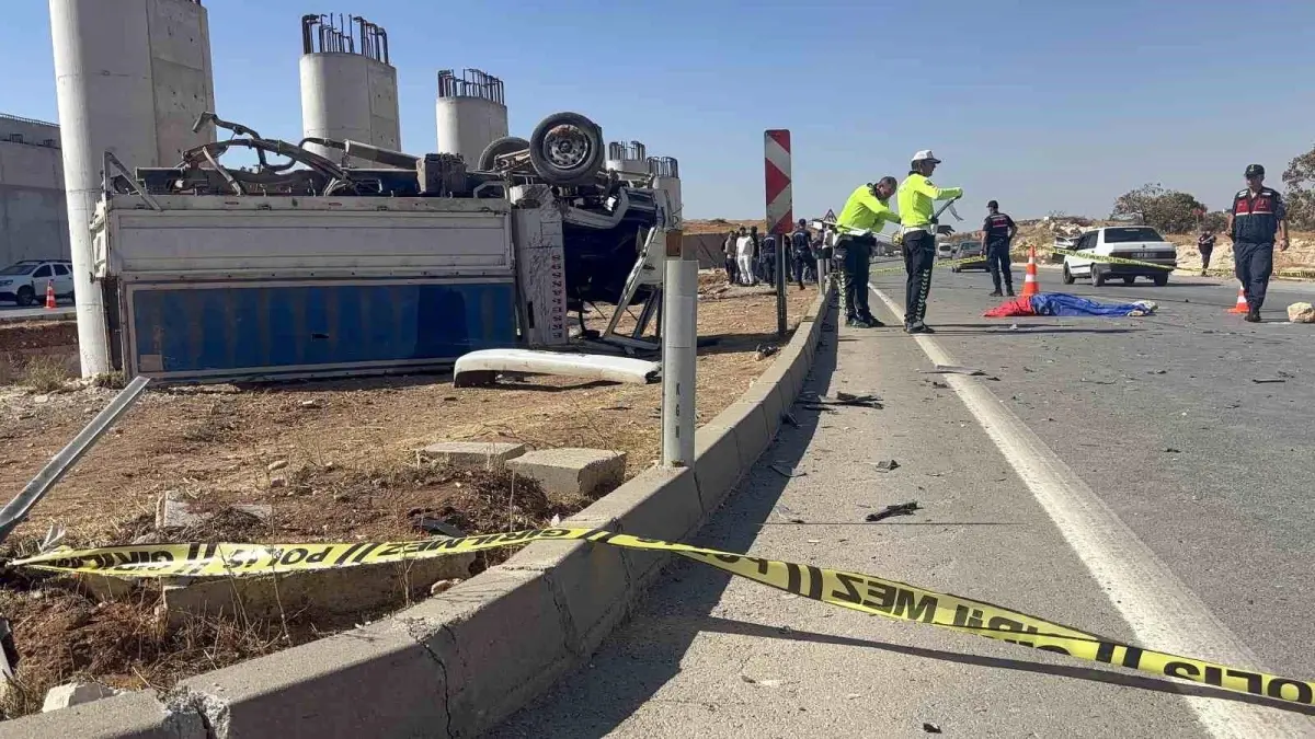 Gaziantep'te Trafik Kazasında Kamyonet Sürücüsü Öldü