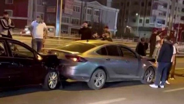 Diyarbakır'da zincirleme trafik kazası: 9 araç karıştı.
