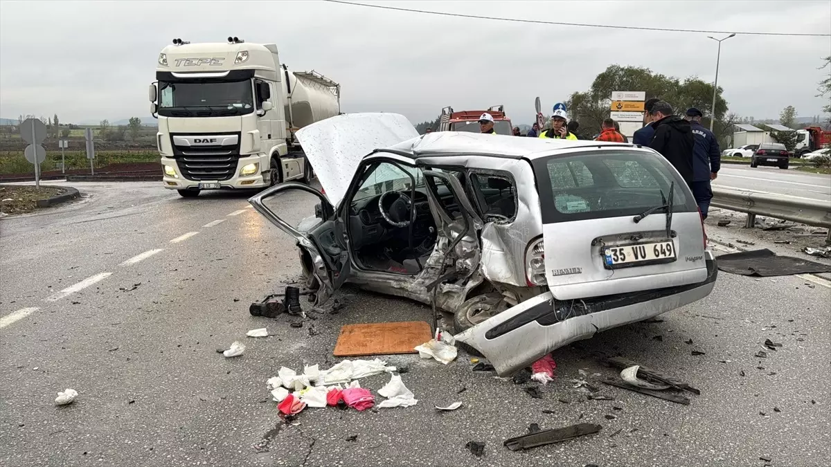 Balıkesir'de kaza: Sürücü öldü.
