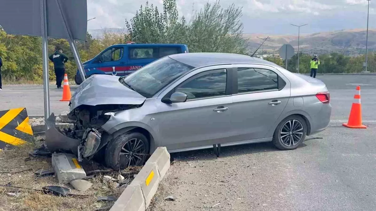 Kırıkkale'de Kaza: 2 Kişi Yaralı