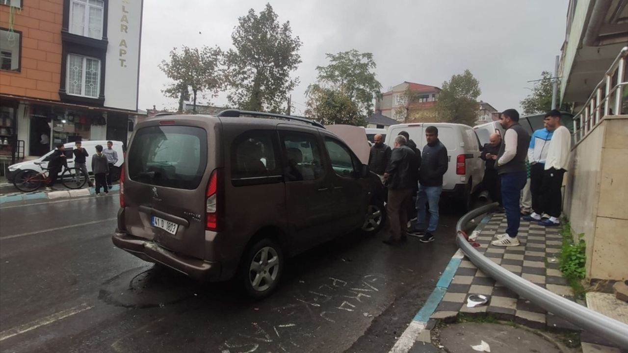 Kocaeli'de tankerin fren arızası nedeniyle 8 araç kaza yaptı.