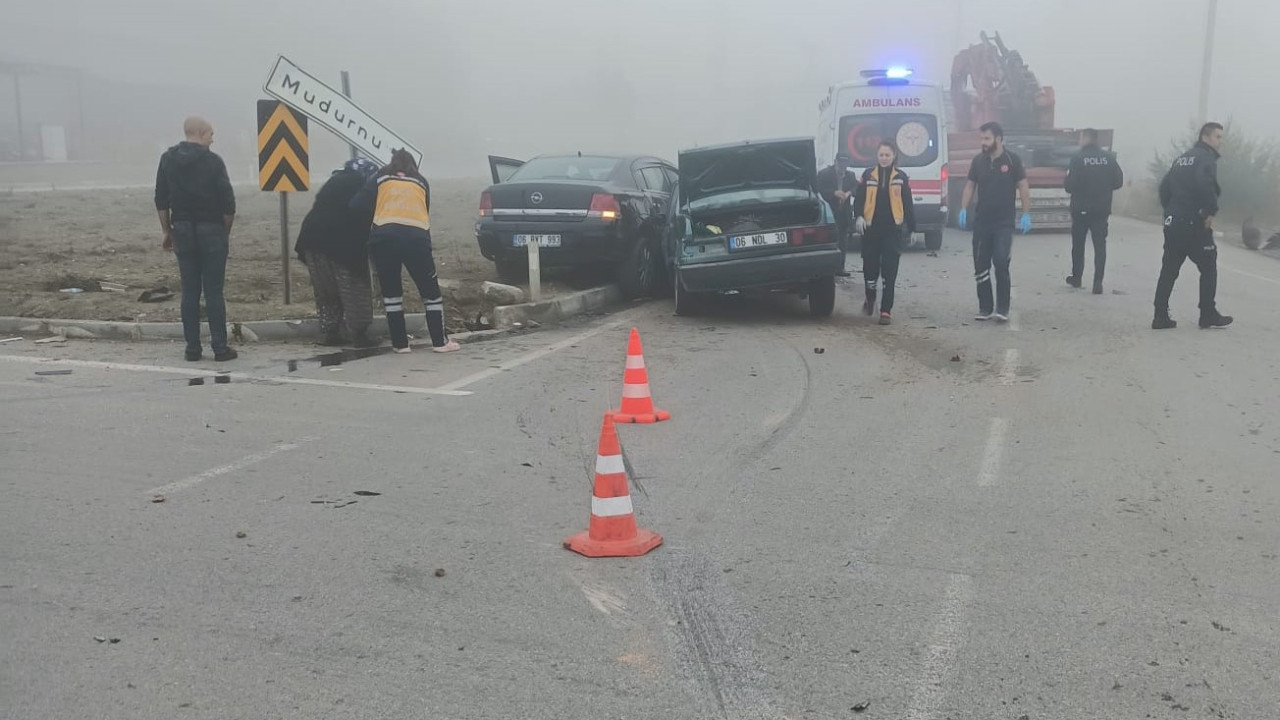 Kavşak kazası: biri bebek olan dört kişi yaralandı