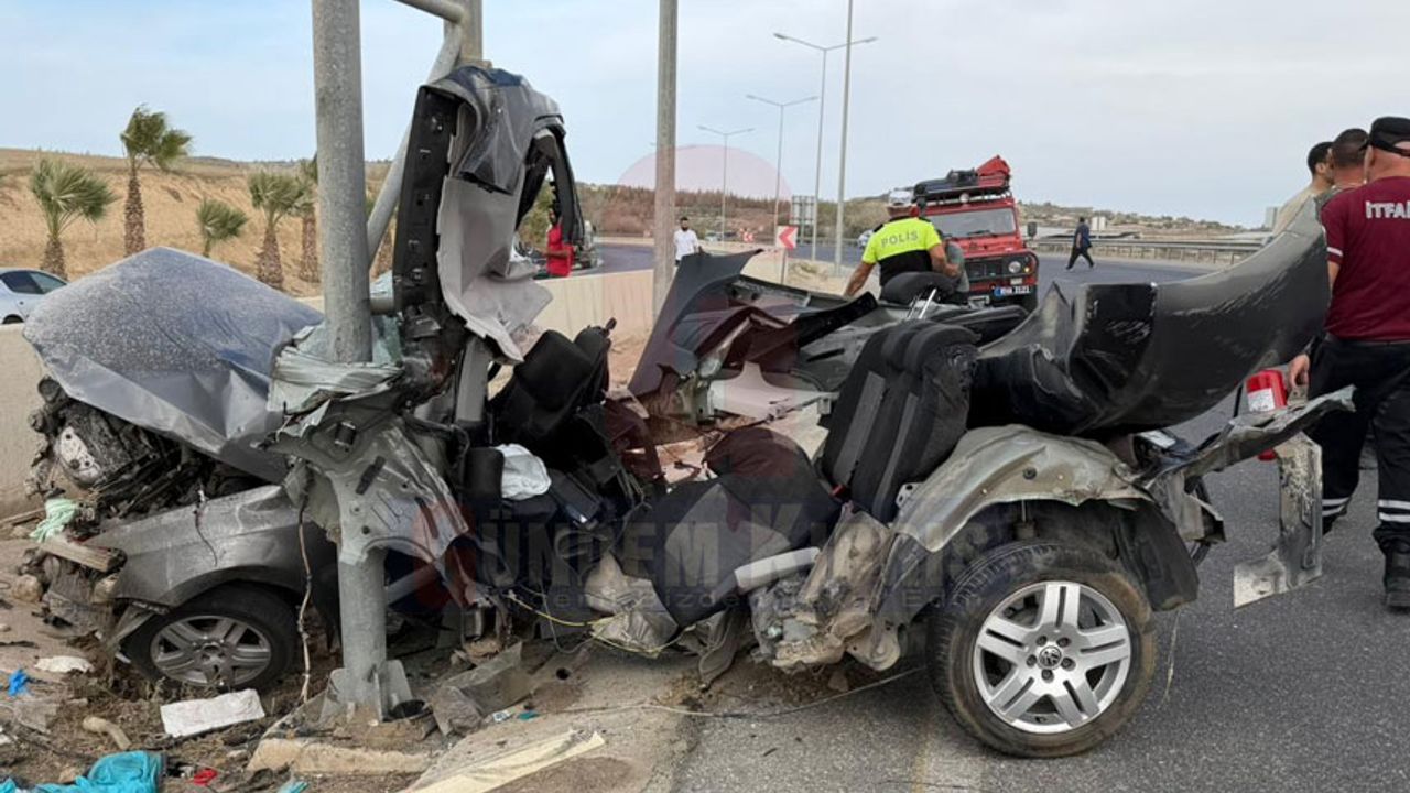 Lefkoşa-Güzelyurt yolu'nda ciddi bir trafik kazası: 19 yaşındaki şoför ağır yaralandı.