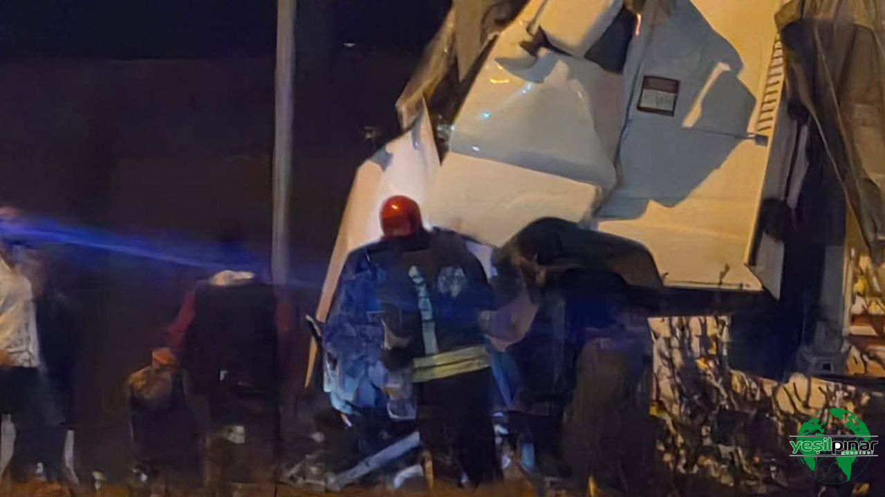 Karapınar Organize Sanayi Emirgazi Kavşağı'nda Trafik Kazası: 2 Kişi Hasta!