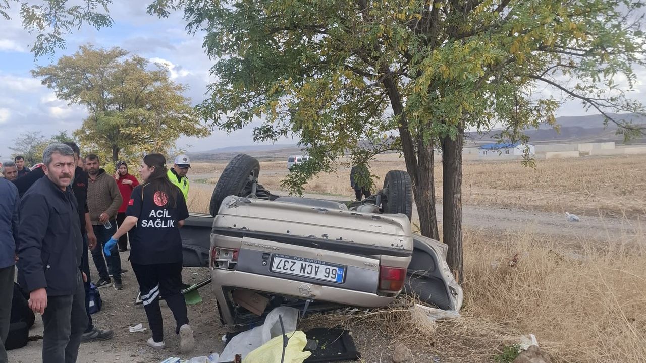 Yozgat'ta araç devrildi: 1 ölü, 1 yaralı.