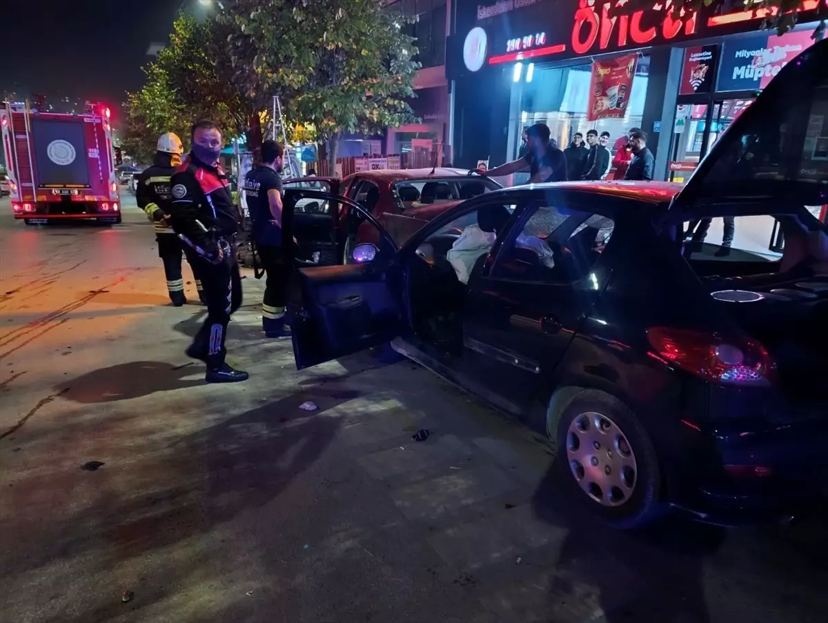 Çerkezköy'de Zincirleme Trafik Kazası: 3 Kişi Yaralandı