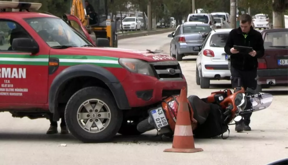 Kütahya'da Kaza: Bir Motosiklet Sürücüsü Yaralandı