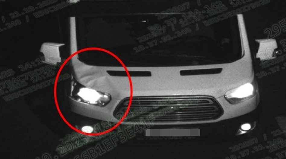 Polis, kaza yerinde ölmüş bir kişi buldu ve şüpheli sürücüyü tespit etti.