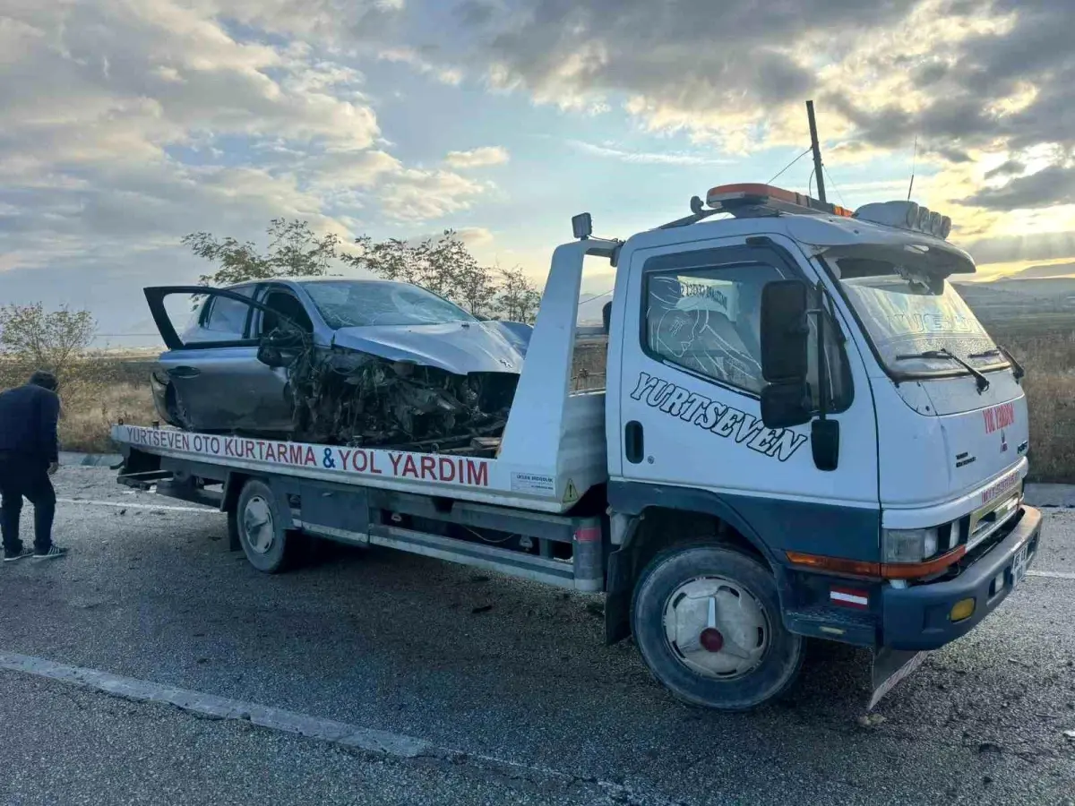 Afyonkarahisar'da kaza sonucunda 2 kişi yaralandı.