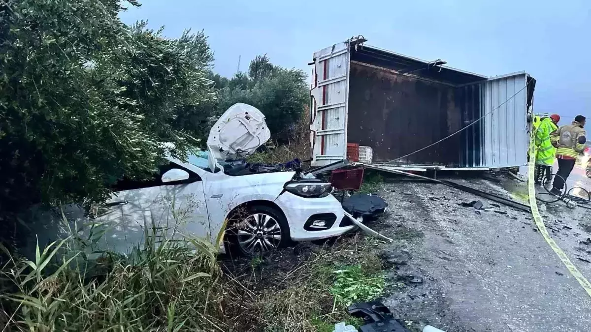 Manisa'da trafik kazasında 2 kişi öldü, 3 kişi yaralandı.