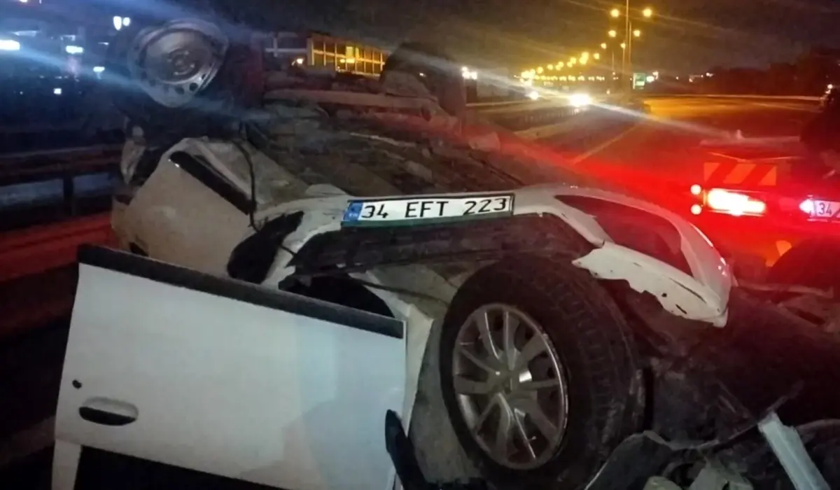 Sancaktepe'de trafik kazasında 4 kişi yaralandı.