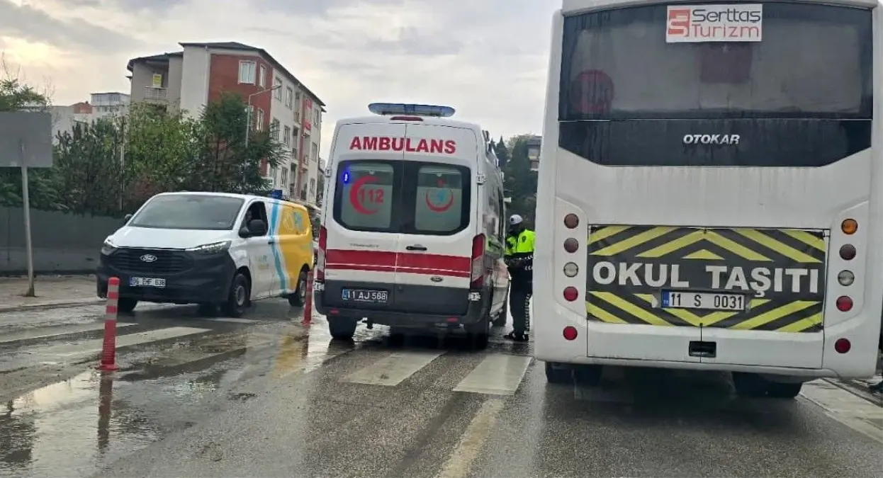 Bilecik'te Kaza: Motosiklet Kamyonla Çarpıştı, 1 Kişi Yaralandı