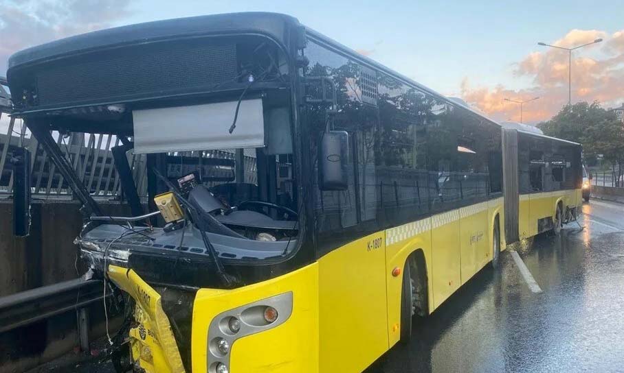 İETT otobüsünün şoförü, Kadıköy’de meydana gelen kazada alkollü olduğu belirlendi.
