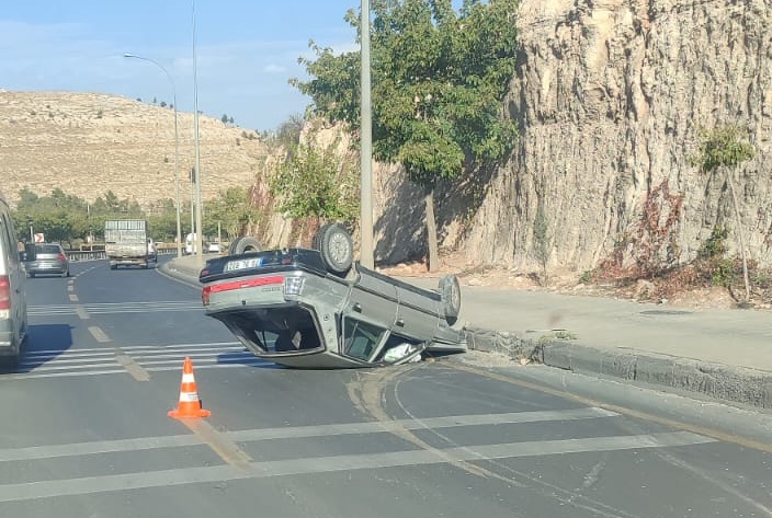 Şanlıurfa'da Korkunç Kaza: Araç Takla Attı, 2 Kişi Yaralandı