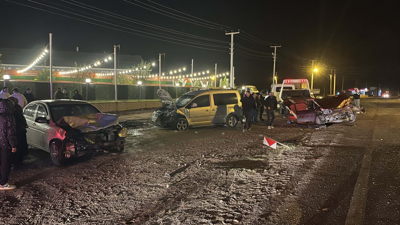 Çankırı'da ardışık trafik kazası: Dokuz yaralı.
