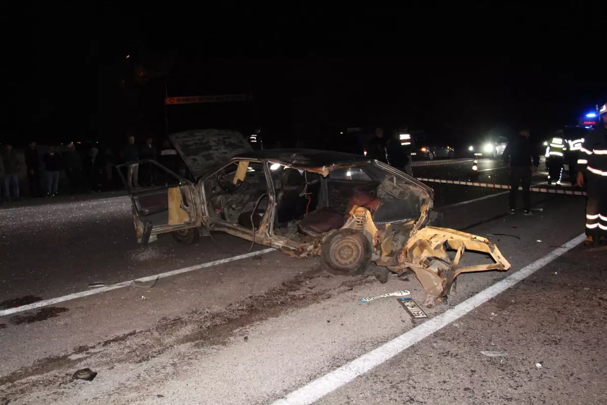Çankırı'da trafik kazasında 1 kişi yaşamını yitirdi, 3 kişi yaralandı.