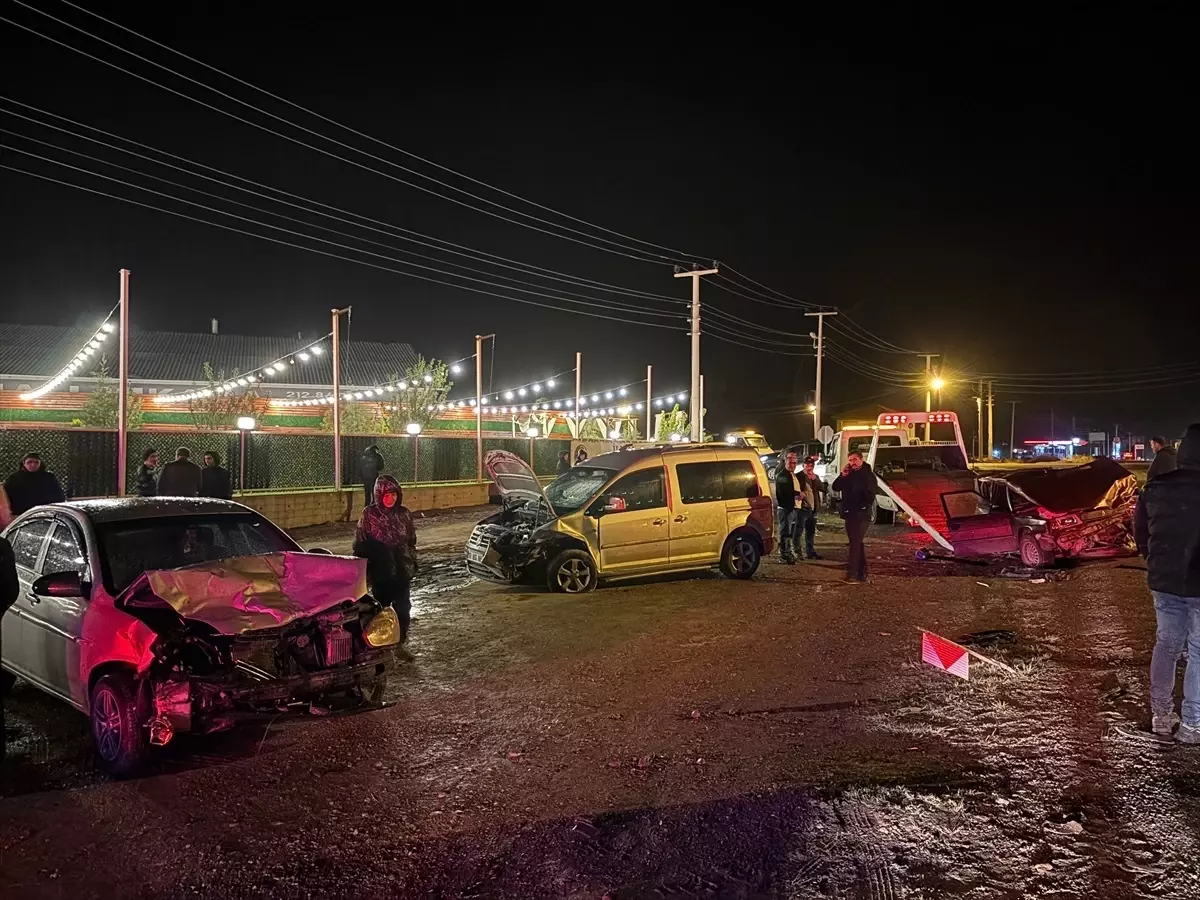 Çankırı'da Trafik Kazasında 9 Kişi Yaralandı