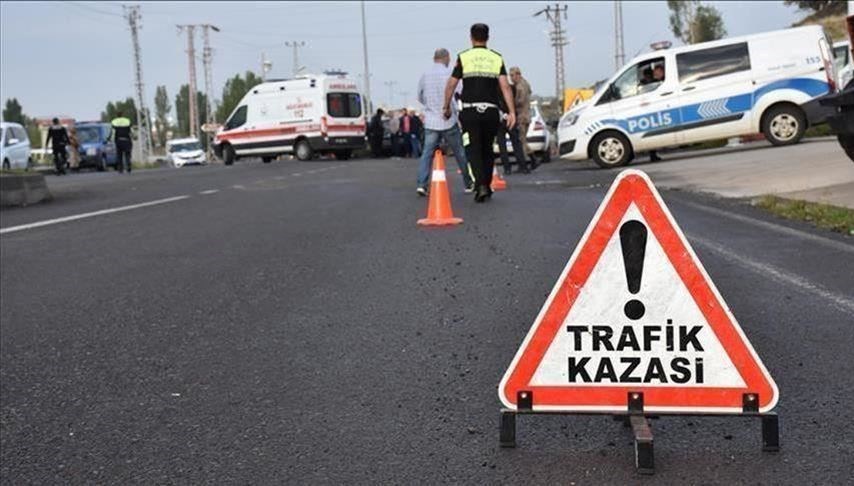 Elazığ'da zincirleme trafik kazasında dört kişi yaralandı.