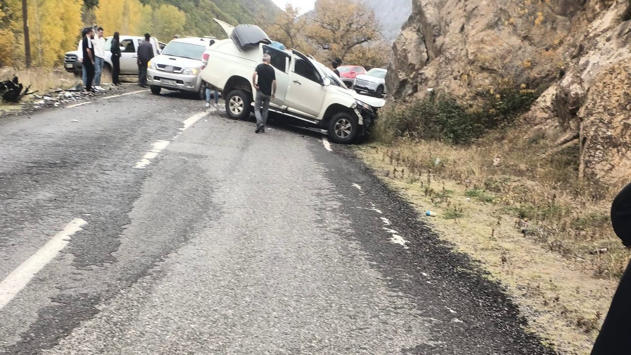 Artvin'de ardışık trafik kazası: 4 kişi yaralı