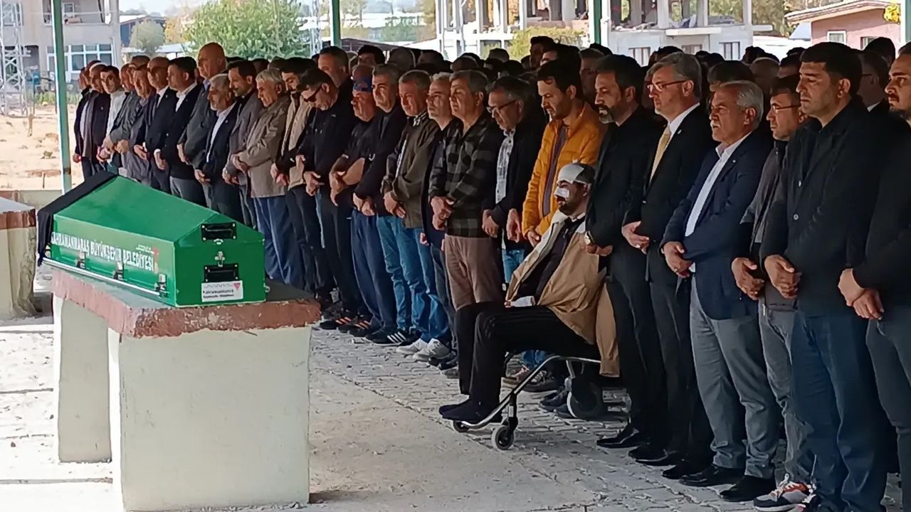 Kazada hayatını kaybeden Gözde, dualar eşliğinde son yolculuğuna uğurlandı.